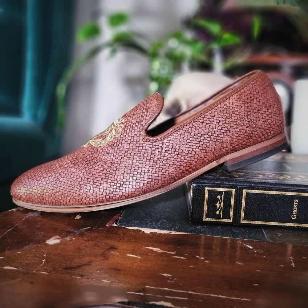 XRay Loafers Dress Shoes Brown Cognac Preppy Lion Crest Embossed Mens US 11
